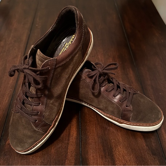 Allen Edmonds Other - Allen Edmonds Men's Brown Suede Sneakers 9.5